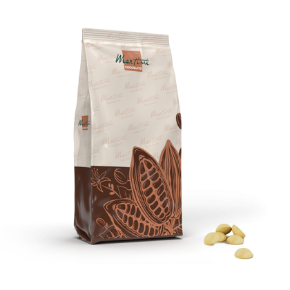 Bolsa de discos de chocolate blanco Martini Cioccolato con ilustraciones de vainas de cacao, junto a obleas de chocol...