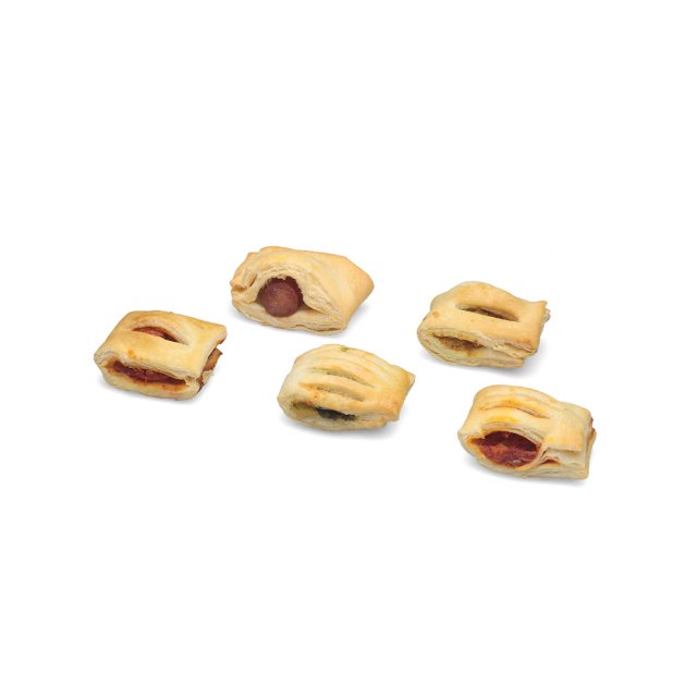 Cinco rollitos de hojaldre horneados con rellenos visibles, incluidos salchicha y mermelada, sobre fondo blanco.
