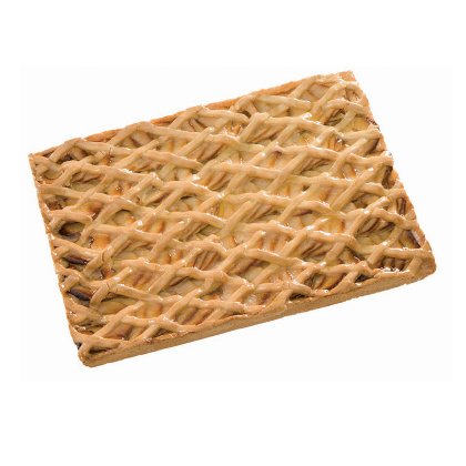 Tarta rectangular con masa entrelazada dorada y relleno de frutas visible, fondo blanco.