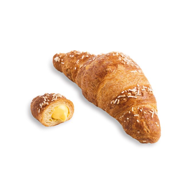 Croissant dorado cubierto con granillo blanco, con un trozo pequeño cortado que muestra relleno cremoso amarillo.