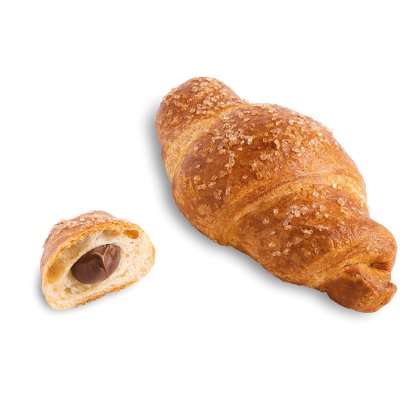 Croissant azucarado relleno de chocolate, entero y en corte, fondo blanco