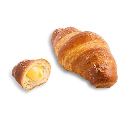 Croissant pretzel dorado con sal gruesa, entero y cortado mostrando relleno cremoso de mantequilla.