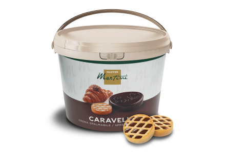 Tarrina de plástico beige etiquetada "Master Martini Caravelle" de crema untable, con tartas de rejilla delante
