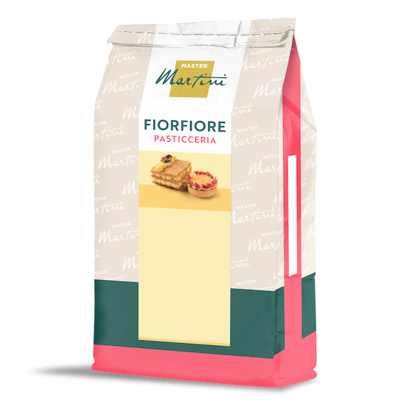Bolsa de mezcla para hornear Master Martini Fiorfiore Pasticceria con imágenes de hojaldre y tartas en el frente.