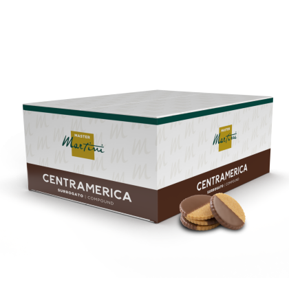 Caja de chocolate de cobertura Master Martini Centramerica junto a galletas redondas medio cubiertas de chocolate.